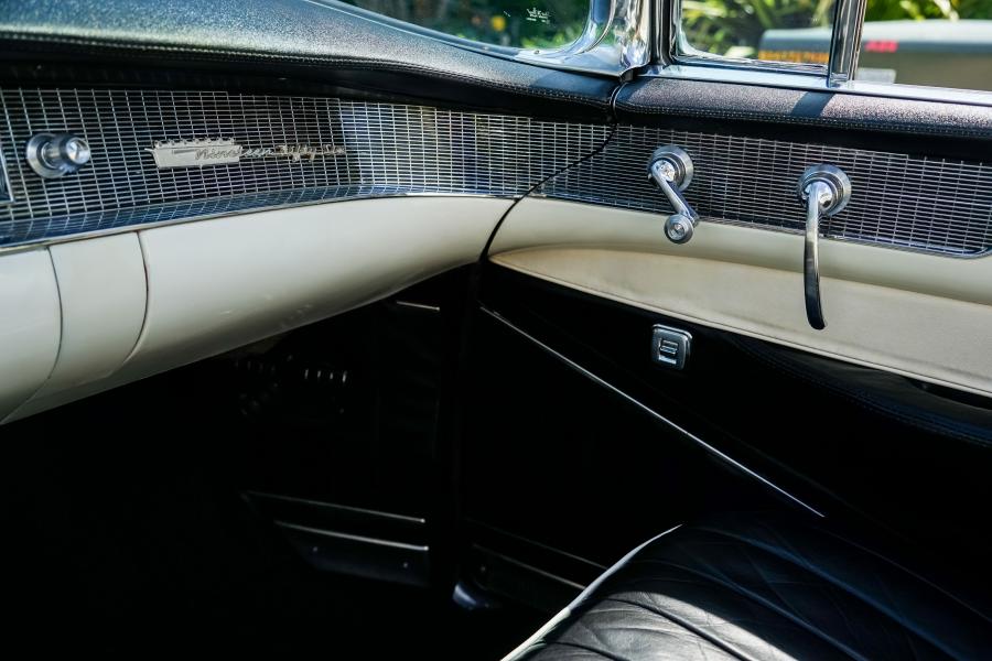 Детали интерьера Cadillac Series 62 Convertible (6267) 1956 года  (фото 23 из 52)
